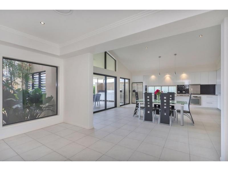 5 McQueen Court, Flinders View QLD 4305