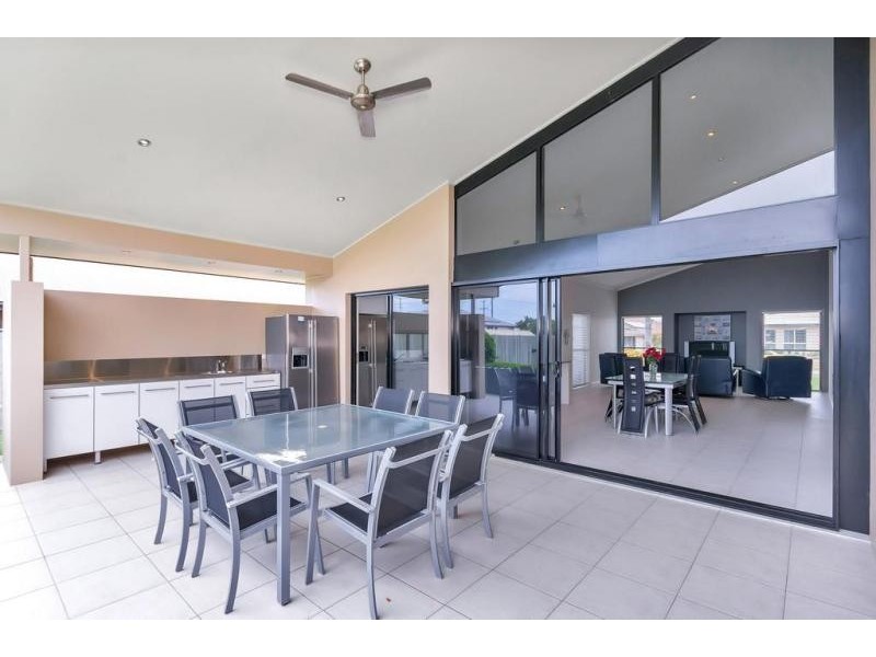 5 McQueen Court, Flinders View QLD 4305