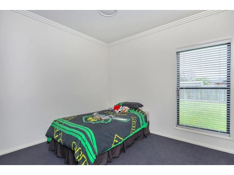 5 McQueen Court, Flinders View QLD 4305