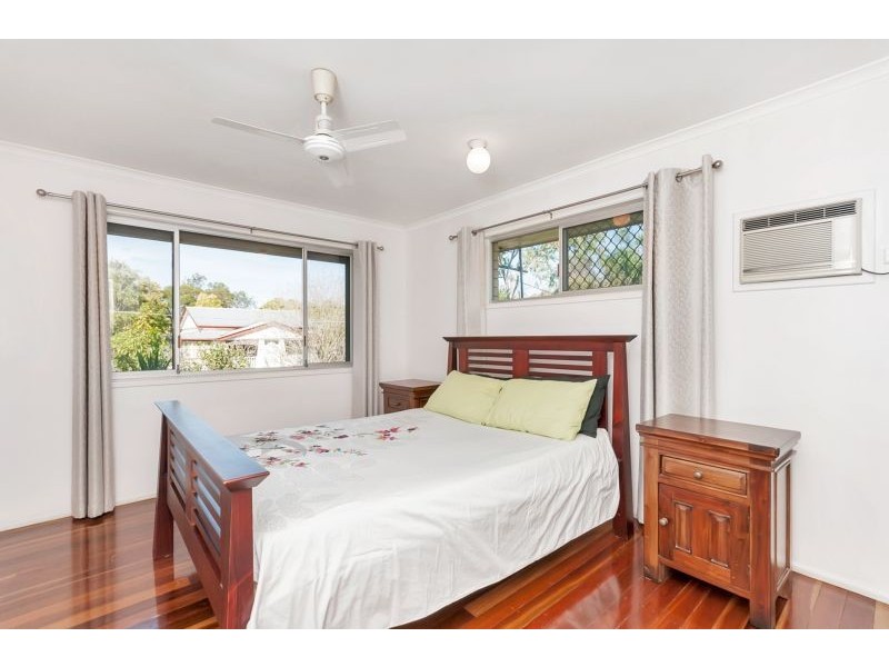 4 Bowen Street, Woodend QLD 4305