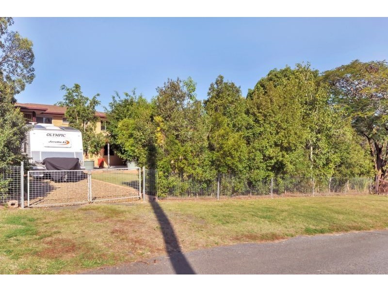 4 Bowen Street, Woodend QLD 4305