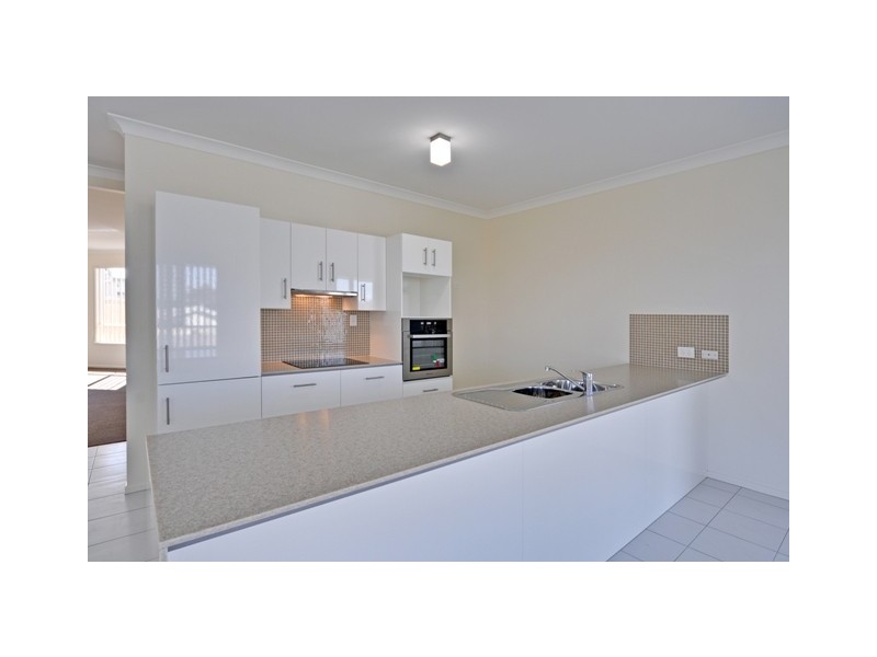 11 Lilly Court, Yamanto QLD 4305