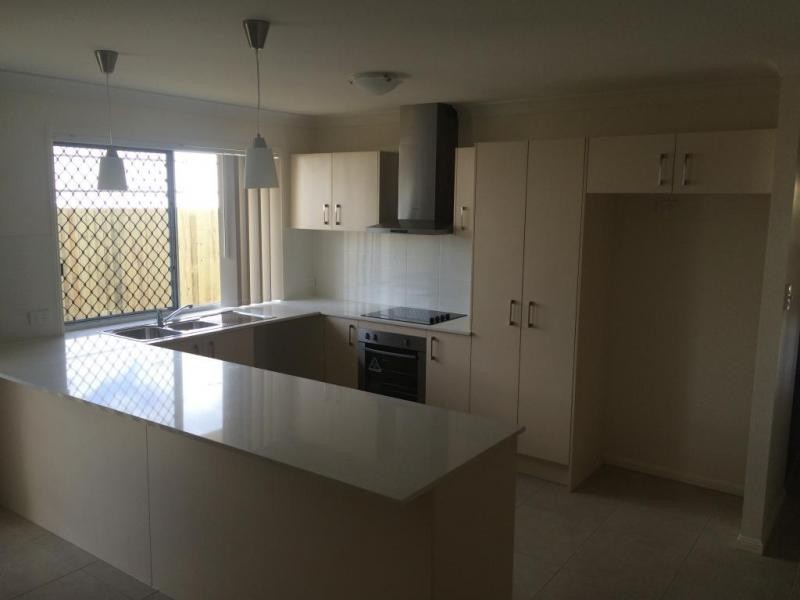 5 Lomandra Street, Deebing Heights QLD 4306