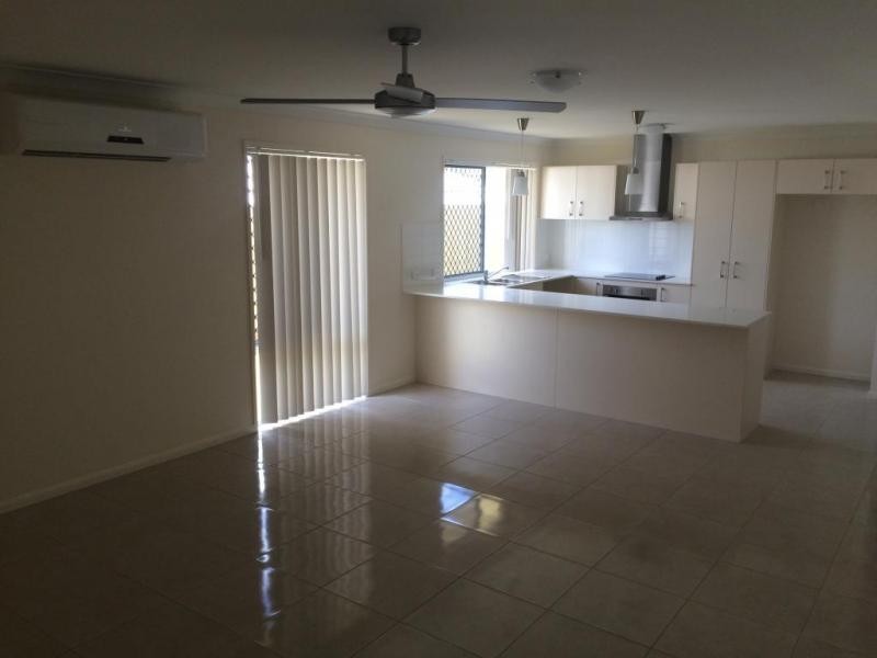 5 Lomandra Street, Deebing Heights QLD 4306
