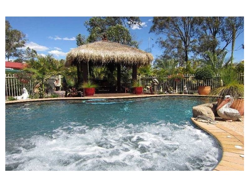 8 Amor Court, Yamanto QLD 4305