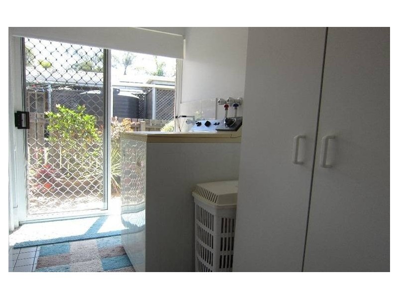 8 Amor Court, Yamanto QLD 4305