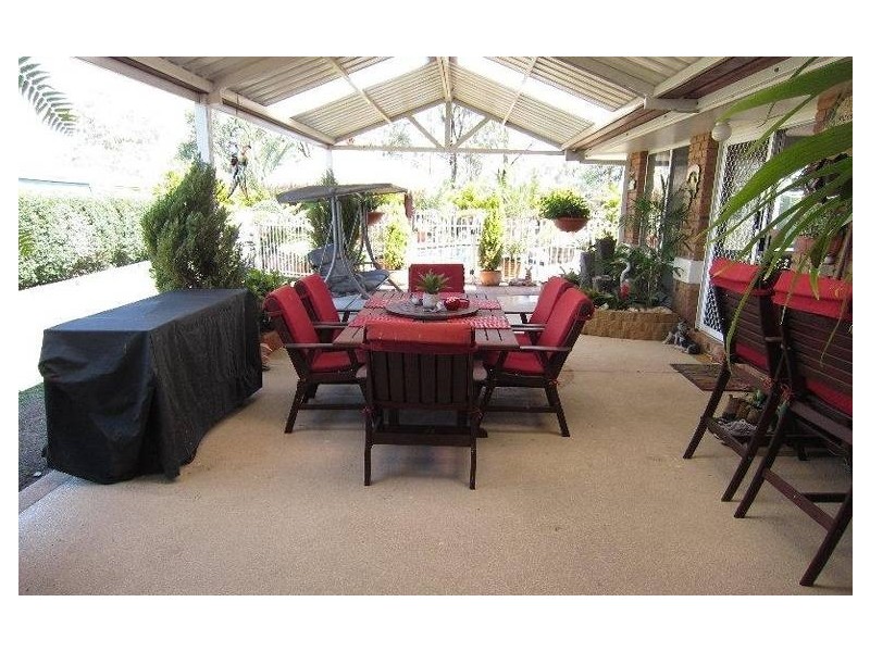 8 Amor Court, Yamanto QLD 4305
