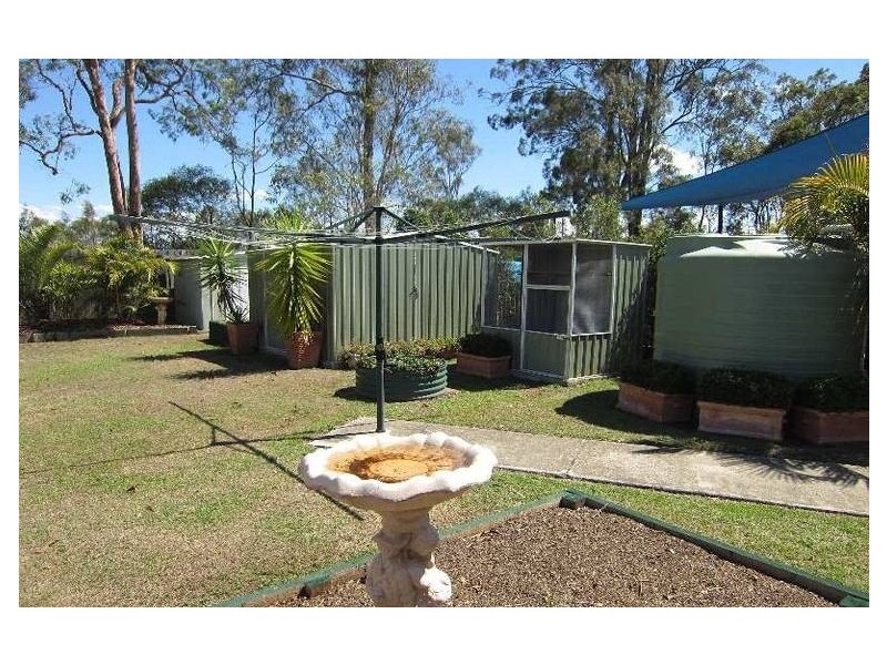 8 Amor Court, Yamanto QLD 4305
