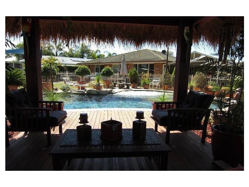 8 Amor Court, Yamanto QLD 4305