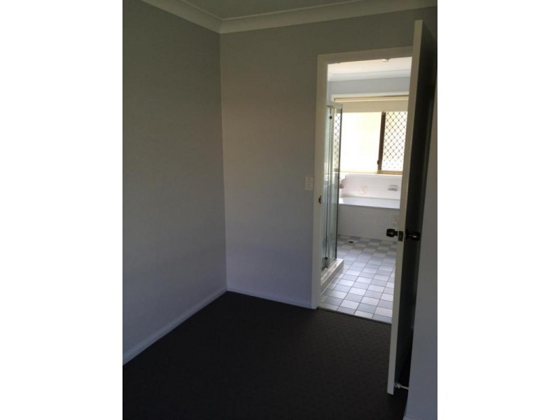8 Leysdown Court, Yamanto QLD 4305
