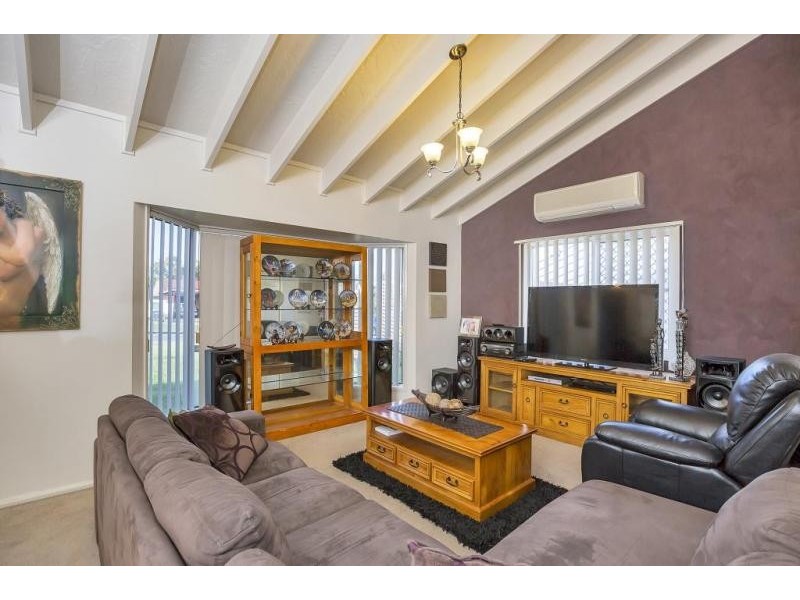 53 Blenheim Crescent, Yamanto QLD 4305
