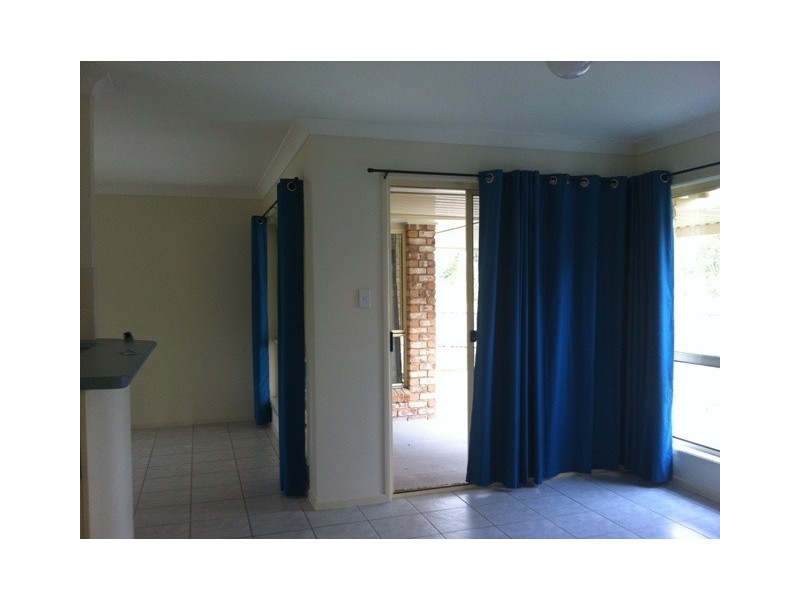 129 Sandalwood Drive, Yamanto QLD 4305