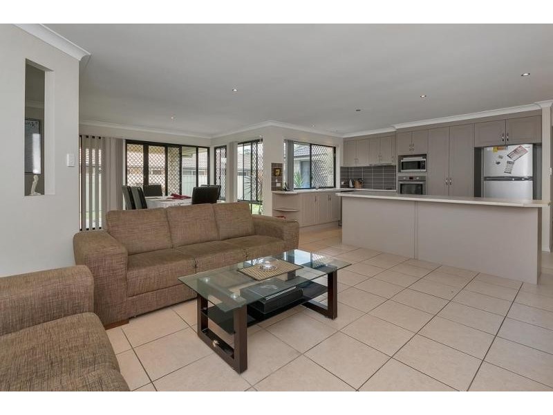 24 Piccadilly Court, Deebing Heights QLD 4306