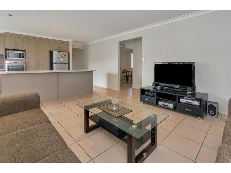24 Piccadilly Court, Deebing Heights QLD 4306