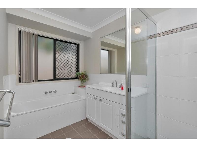 24 Piccadilly Court, Deebing Heights QLD 4306