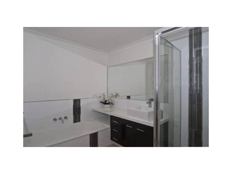 1/27 Ash Street, Yamanto QLD 4305