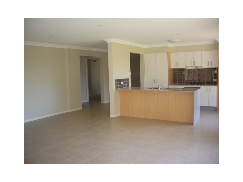 11 Piccadilly Court, Deebing Heights QLD 4306