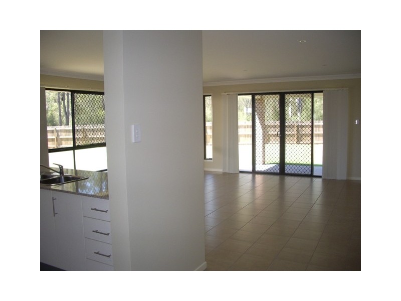 11 Piccadilly Court, Deebing Heights QLD 4306
