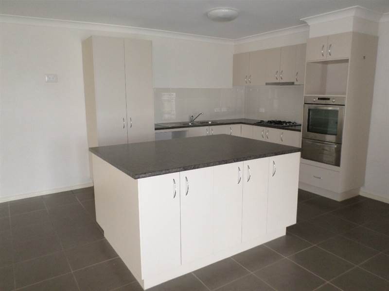 4 Tamarind Street, Flinders View QLD 4305