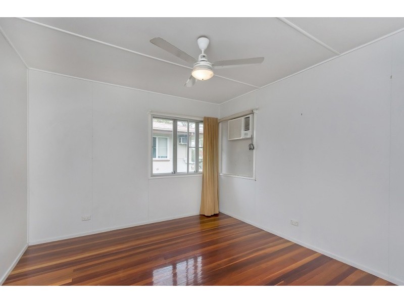 5 Maenporth Street, Leichhardt QLD 4305