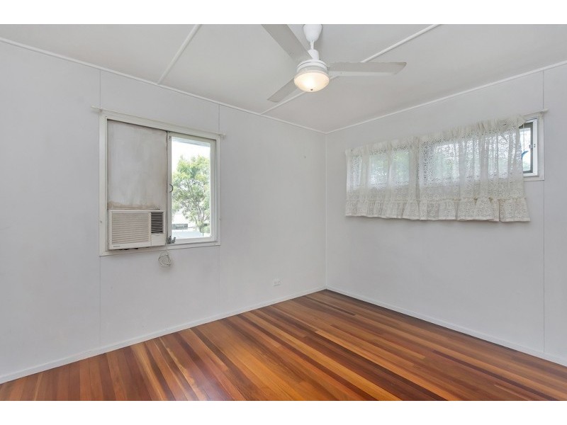 5 Maenporth Street, Leichhardt QLD 4305