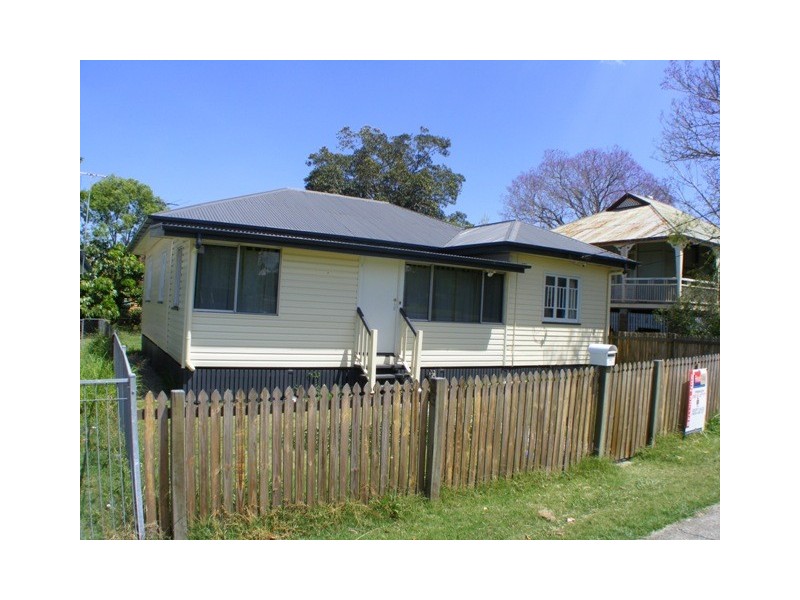 131 Jacaranda Street, North Booval QLD 4304