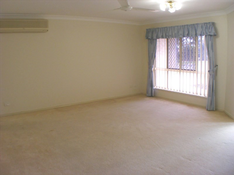 8 Palm Avenue, Raceview QLD 4305