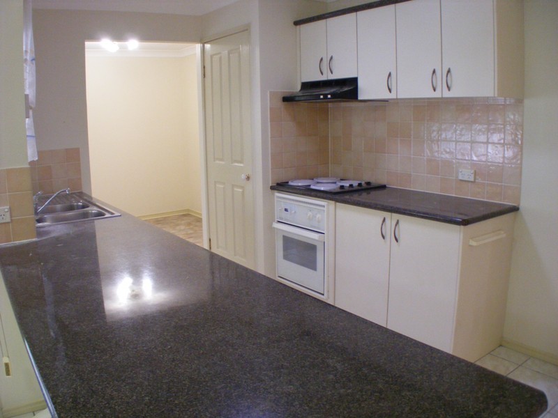 8 Palm Avenue, Raceview QLD 4305