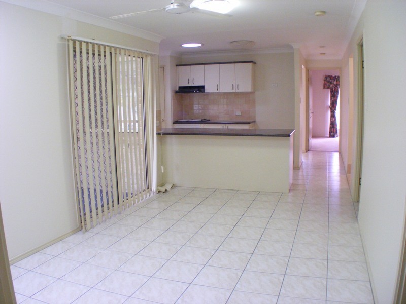 8 Palm Avenue, Raceview QLD 4305