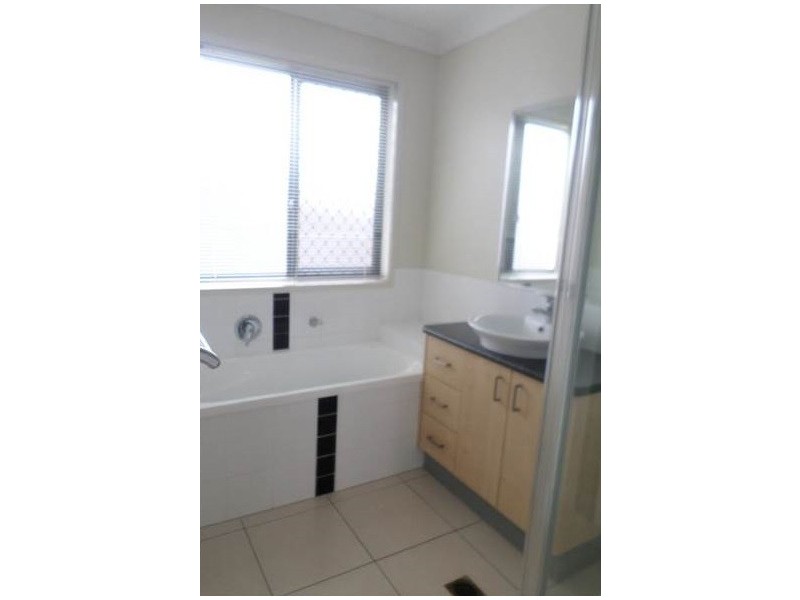 25 Ronayne Circuit, One Mile QLD 4305