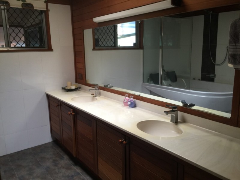 35 Edwards Street, Flinders View QLD 4305