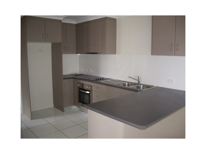 2/6 Aloe Street, Yamanto QLD 4305