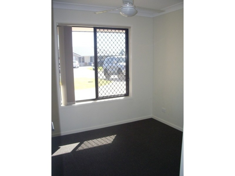 2/6 Aloe Street, Yamanto QLD 4305