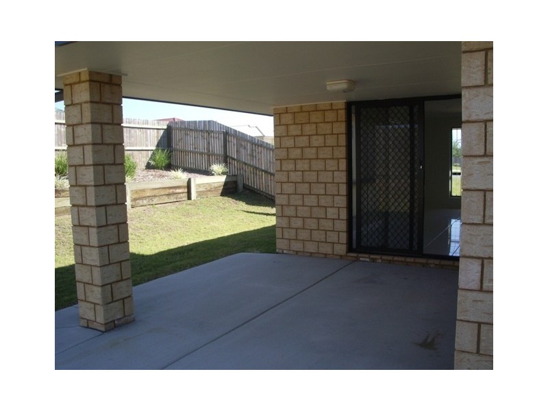2/6 Aloe Street, Yamanto QLD 4305