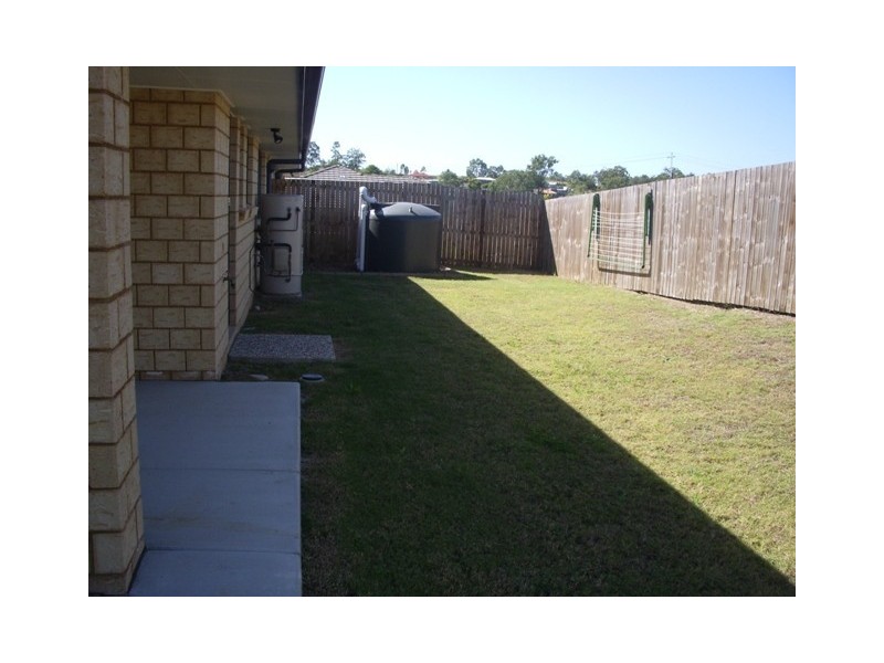 2/6 Aloe Street, Yamanto QLD 4305