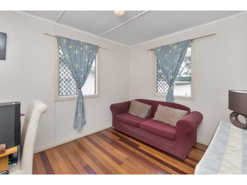 7 Edgar Street, Eastern Heights QLD 4305