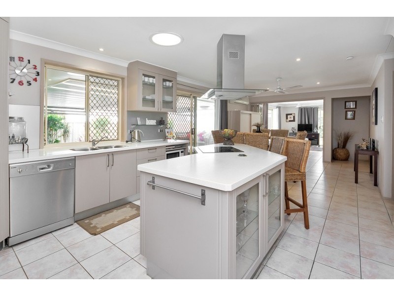 310 Whitehill Road, Flinders View QLD 4305