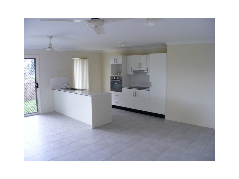 8 Figtree Court, Yamanto QLD 4305