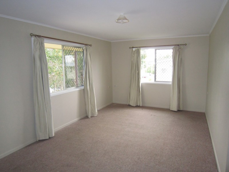 101 Robertson Road, Raceview QLD 4305