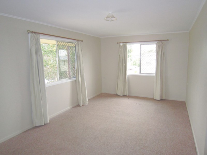 101 Robertson Road, Raceview QLD 4305