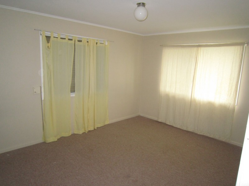 101 Robertson Road, Raceview QLD 4305