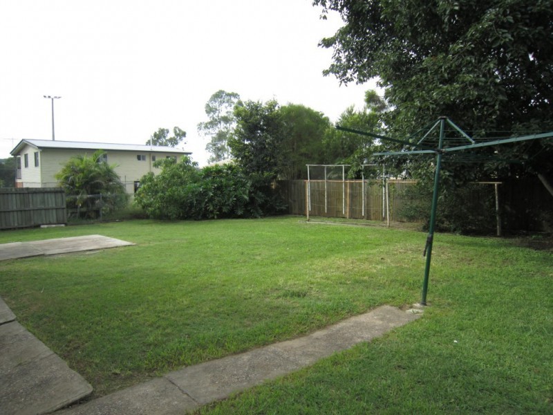 101 Robertson Road, Raceview QLD 4305