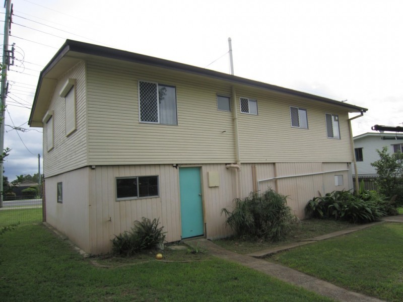 101 Robertson Road, Raceview QLD 4305