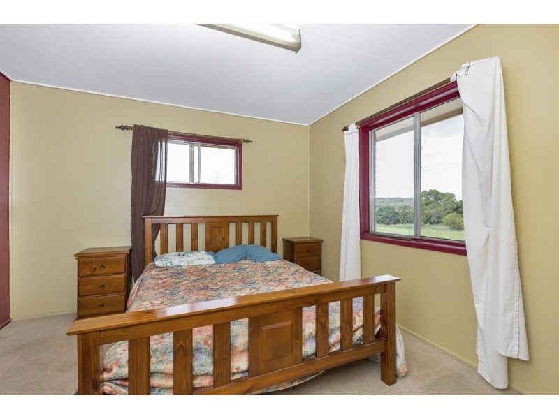 11 Bergins Hill Road, Bundamba QLD 4304