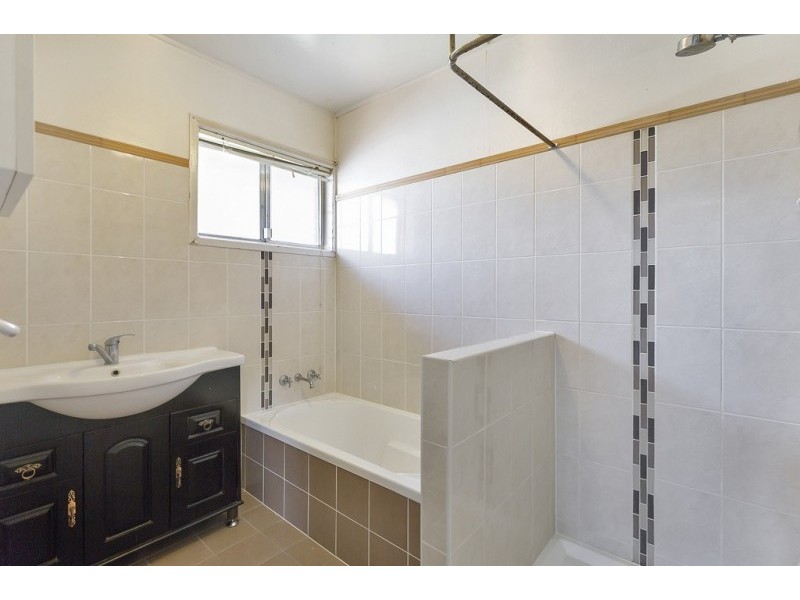 11 Bergins Hill Road, Bundamba QLD 4304