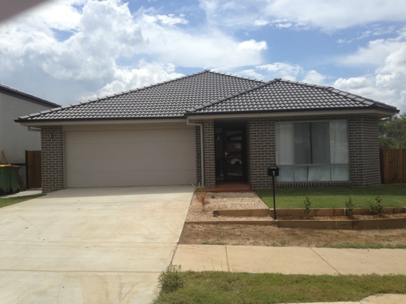 1 Rosemary Street, Deebing Heights QLD 4306