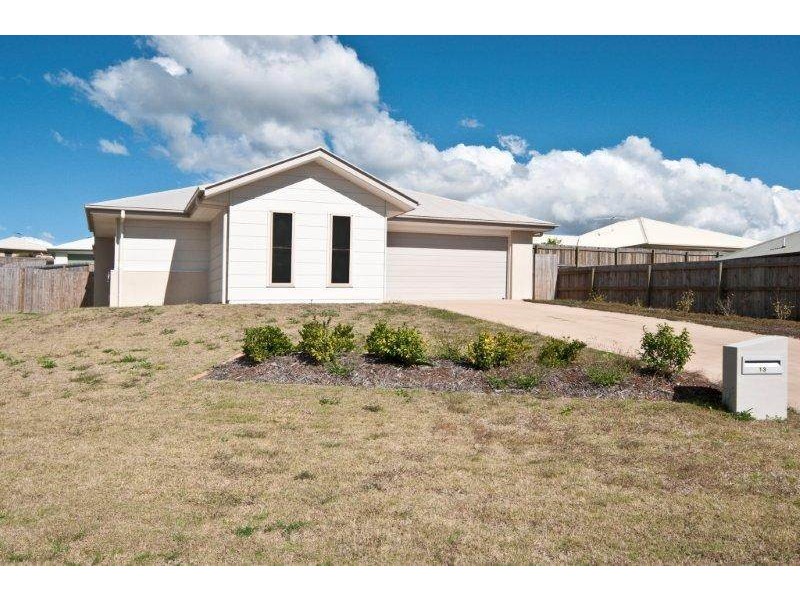 13 Spotted Gum Crescent, Flinders View QLD 4305