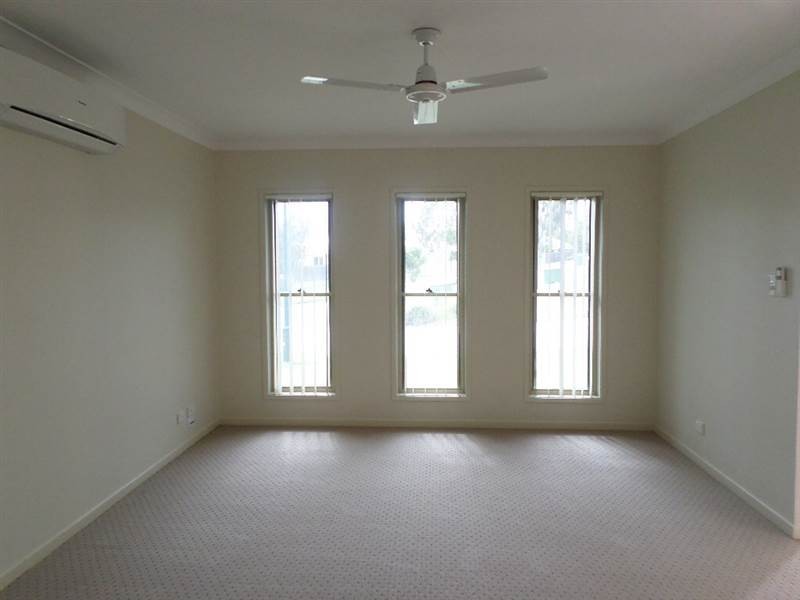 13 Spotted Gum Crescent, Flinders View QLD 4305