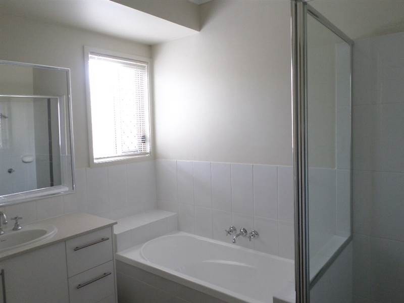 13 Spotted Gum Crescent, Flinders View QLD 4305