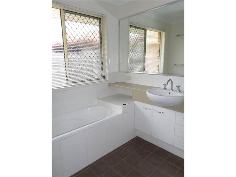 4 Cottonwood Court, Brassall QLD 4305